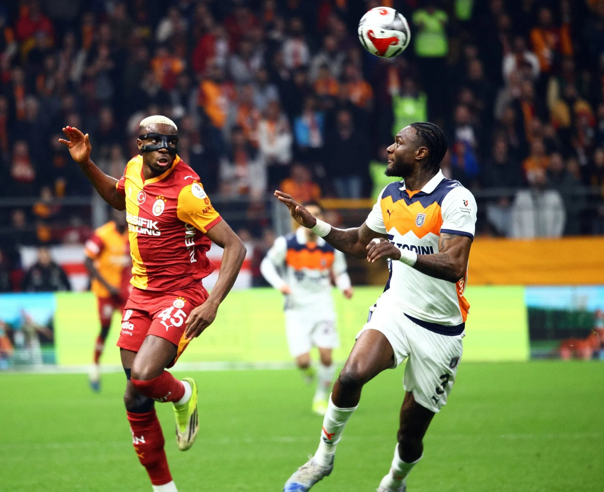 Aslanımız Victor Osimhen Sahalara Dönüyor! İşte Son Durumu