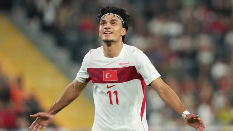 Aslanımızın Gözü Can Uzun'da: Roma da Peşinde!