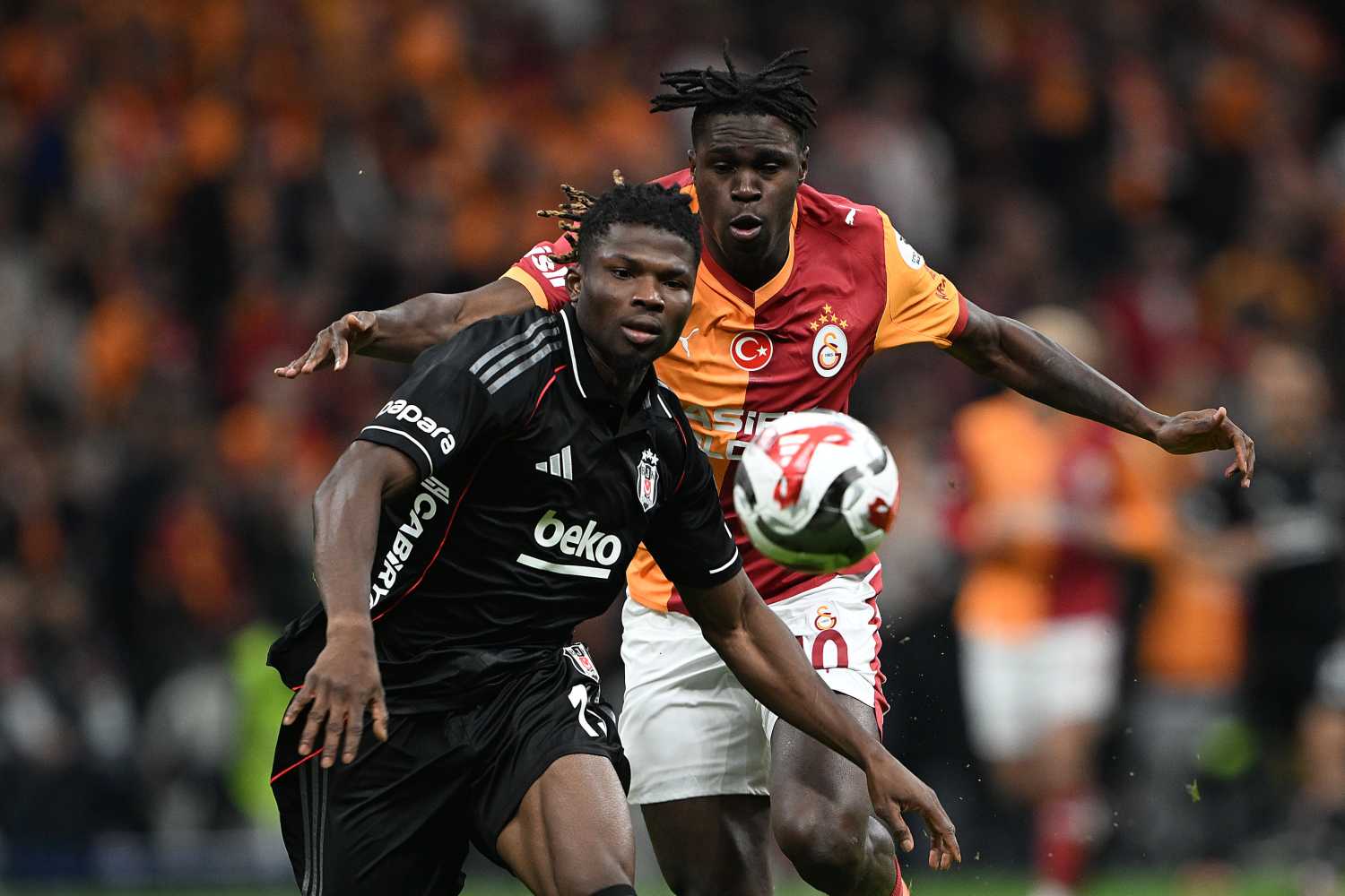 Eski Beşiktaşlı Yıldız Galatasarayımıza Çok Yakın: Transferde Heyecan Dorukta!
