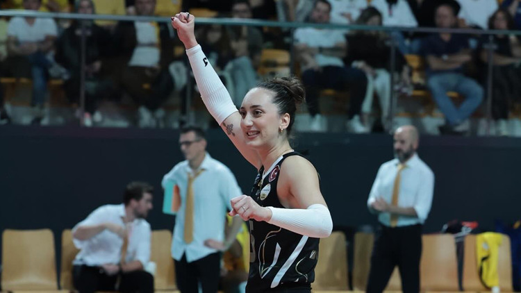 Galatasaray Daikin, Milli Libero Ayça Aykaç'ı Kadrosuna Kattı!