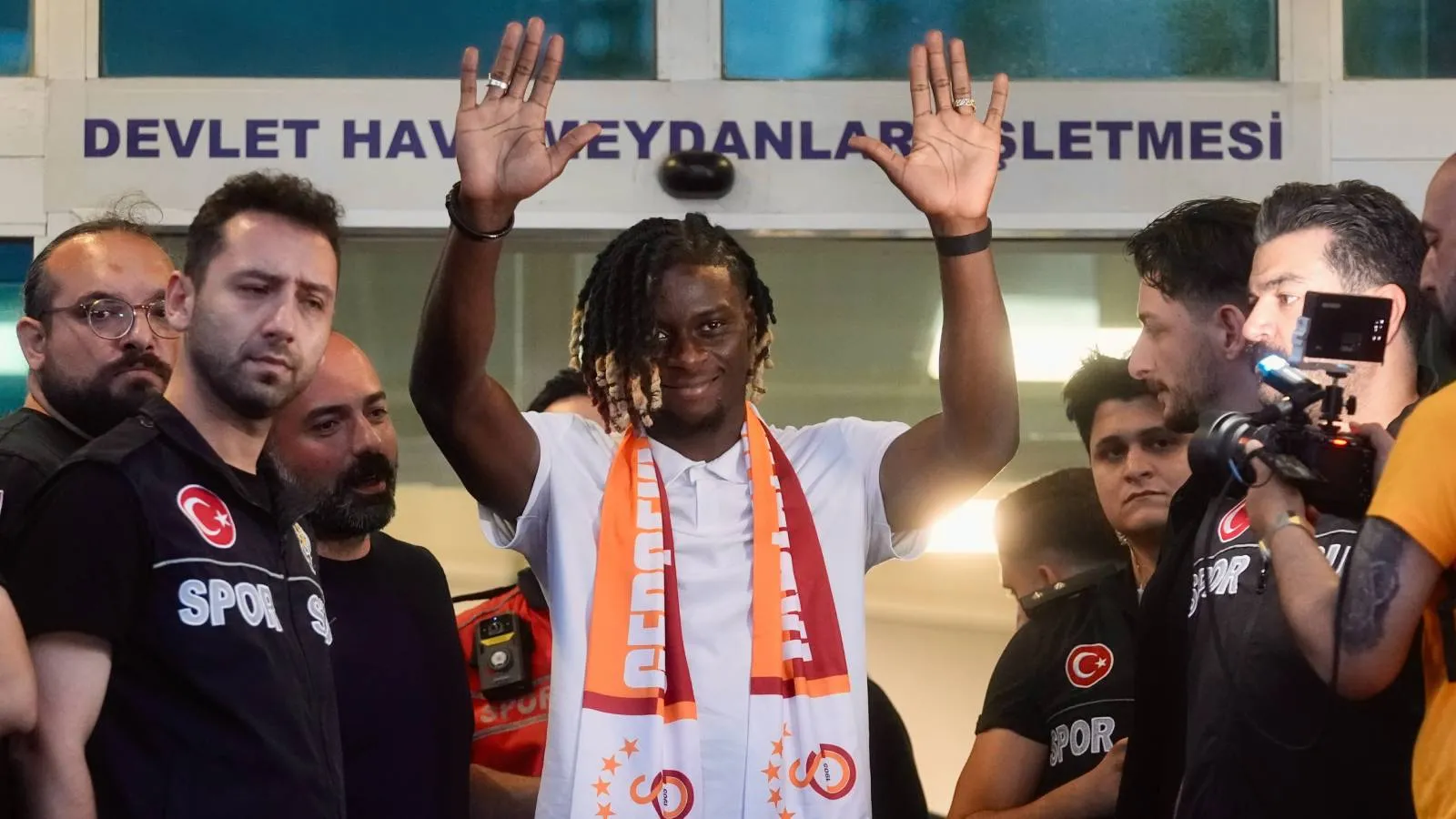 Galatasaray'ımız Yeni Aslanı Lesley Ugochukwu'nun Şartlarını Açıkladı