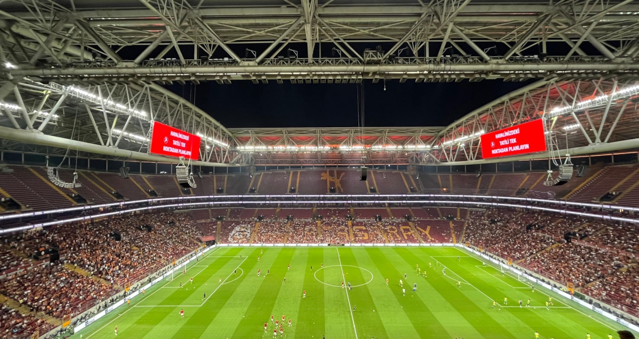Galatasaray Taraftarının Transfer İsyanı Büyüyor: Yönetime Net Mesaj!