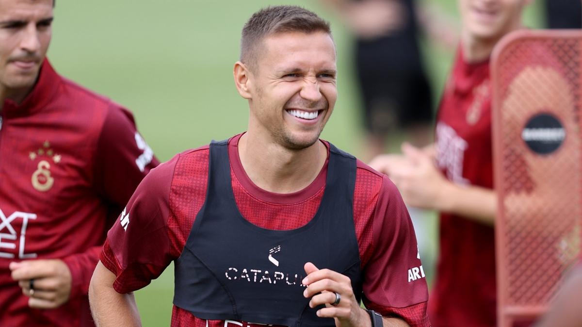 Galatasarayımız, Przemyslaw Frankowski'nin Rennes'e Transferini Açıkladı!