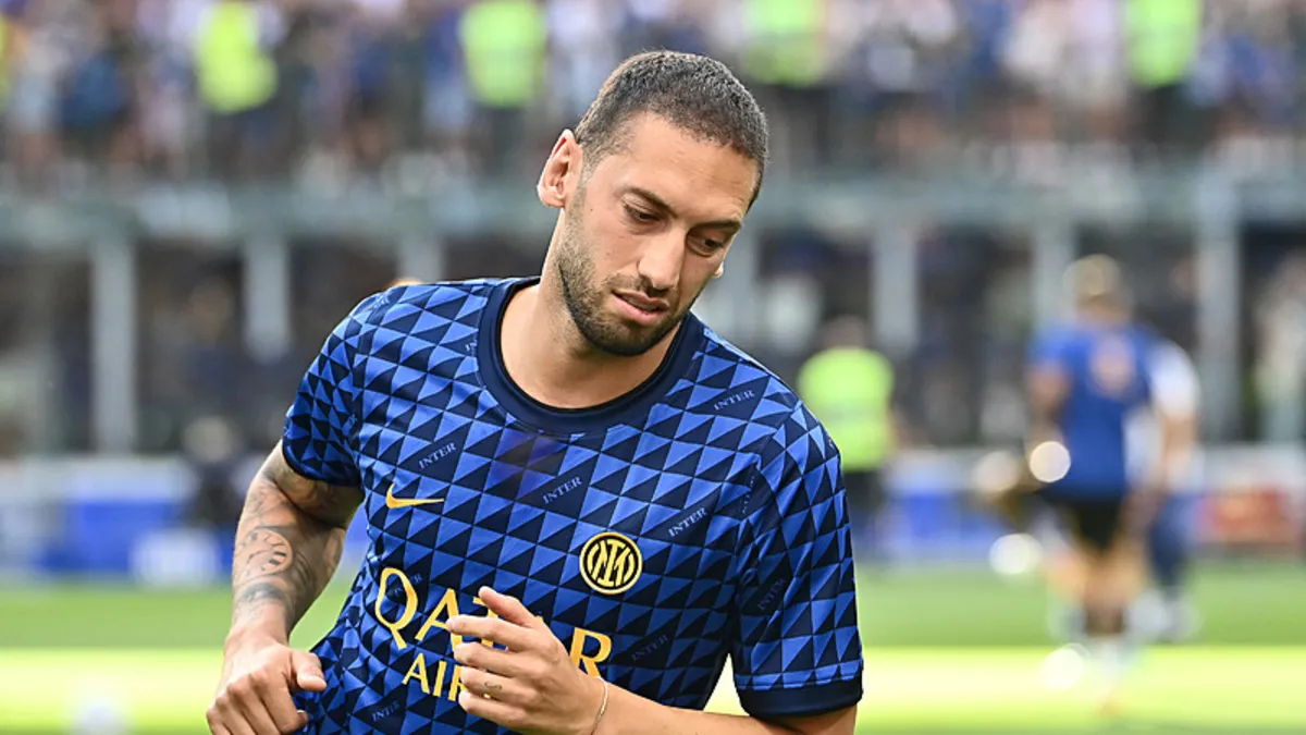 Hakan Çalhanoğlu Transferinde Son Durum: Rakibimiz Takipte!